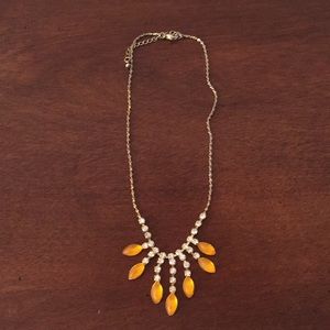 Elegant yellow accent necklace